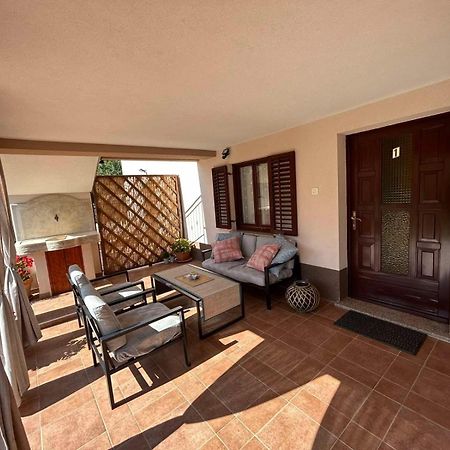 Apartmani Antonija Vozilici Exterior foto