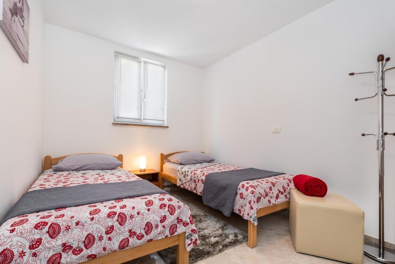 Apartmani Antonija Vozilici Exterior foto