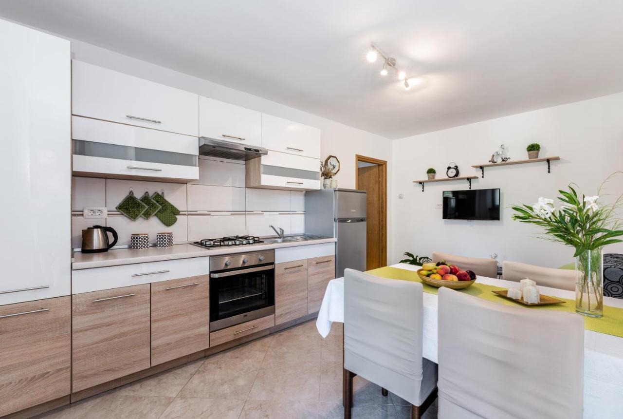 Apartmani Antonija Vozilici Exterior foto