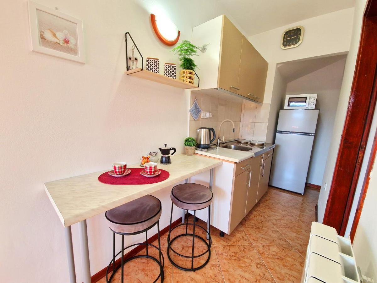 Apartmani Antonija Vozilici Exterior foto