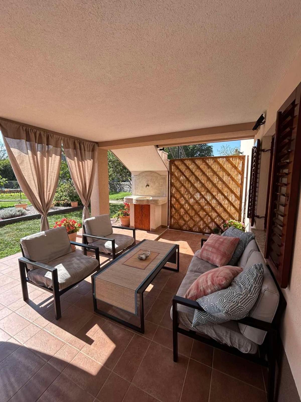 Apartmani Antonija Vozilici Exterior foto