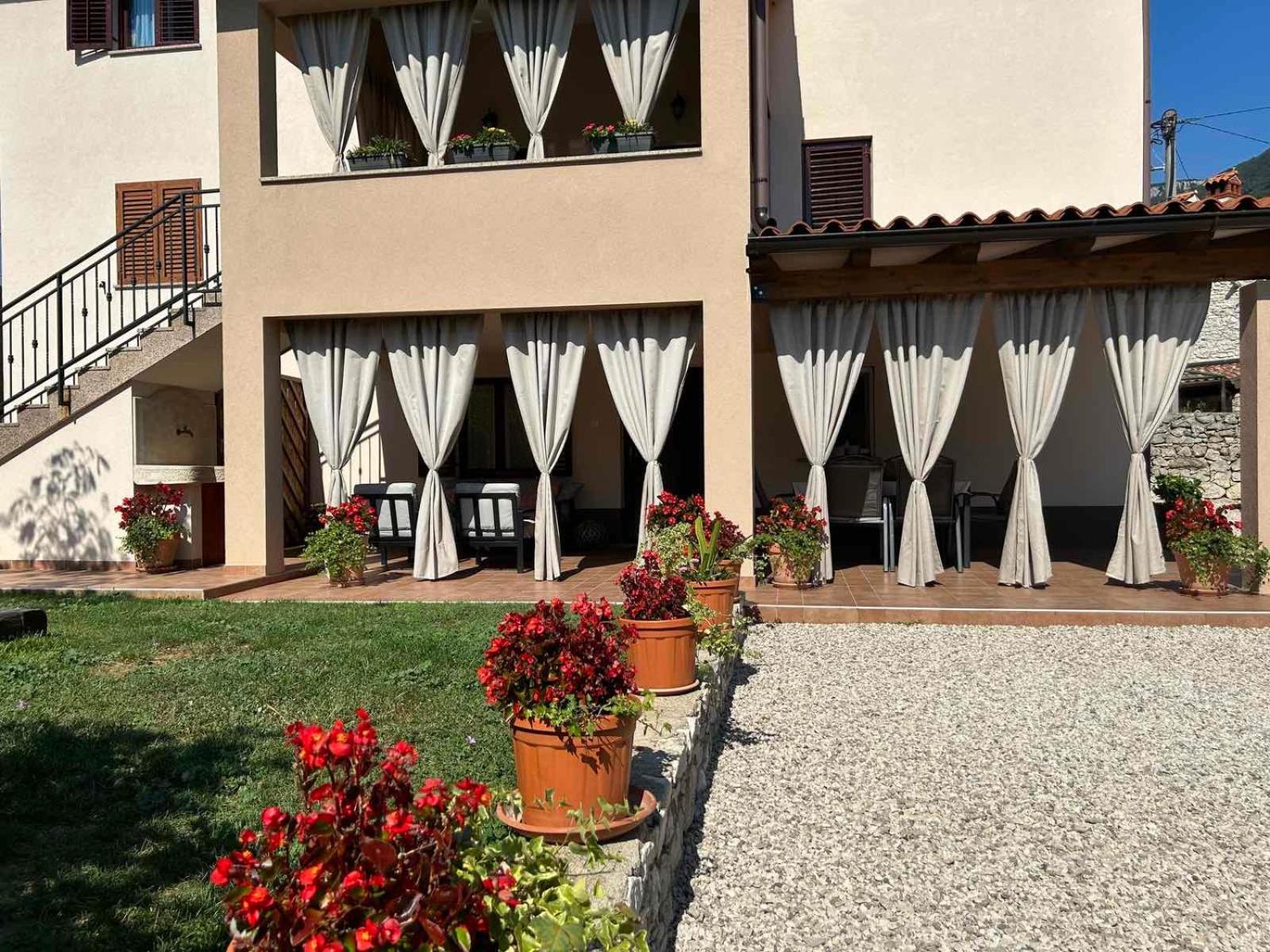Apartmani Antonija Vozilici Exterior foto